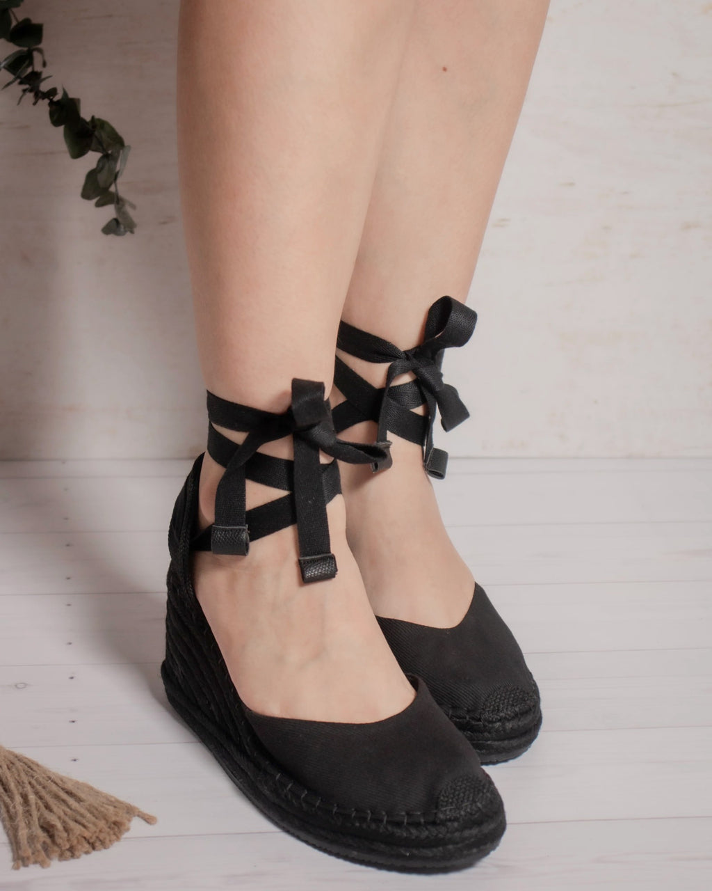 Espadrilles Myriam negras puestas vistas de frente