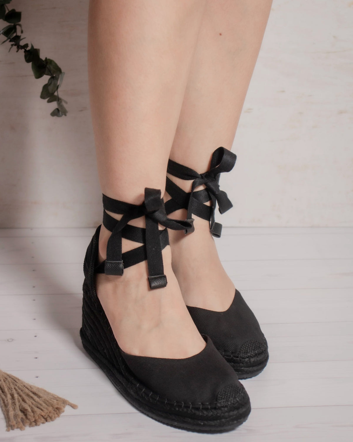 Espadrilles Myriam negras puestas vistas de frente