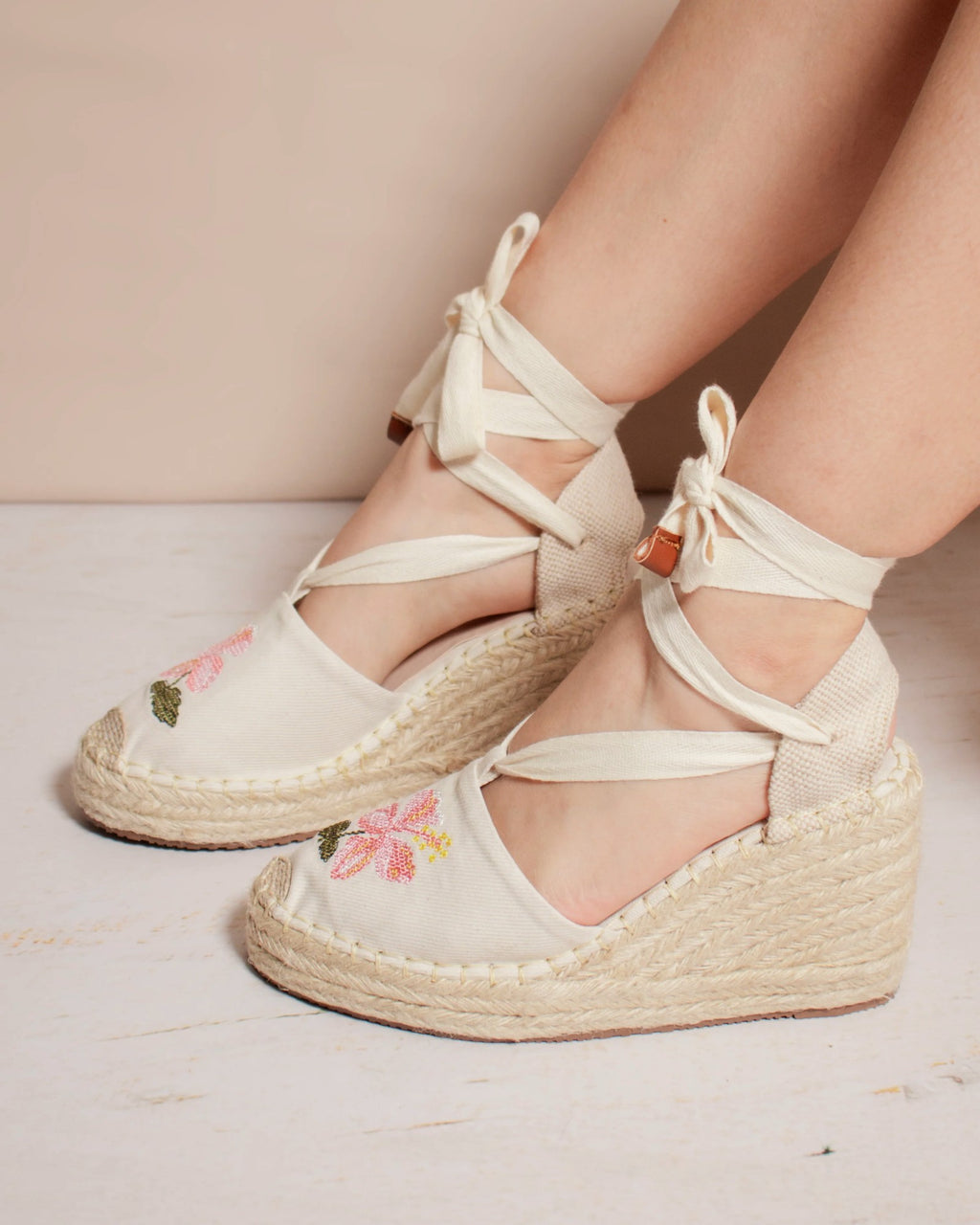 Espadrilles Primavera puestas vistas de lado